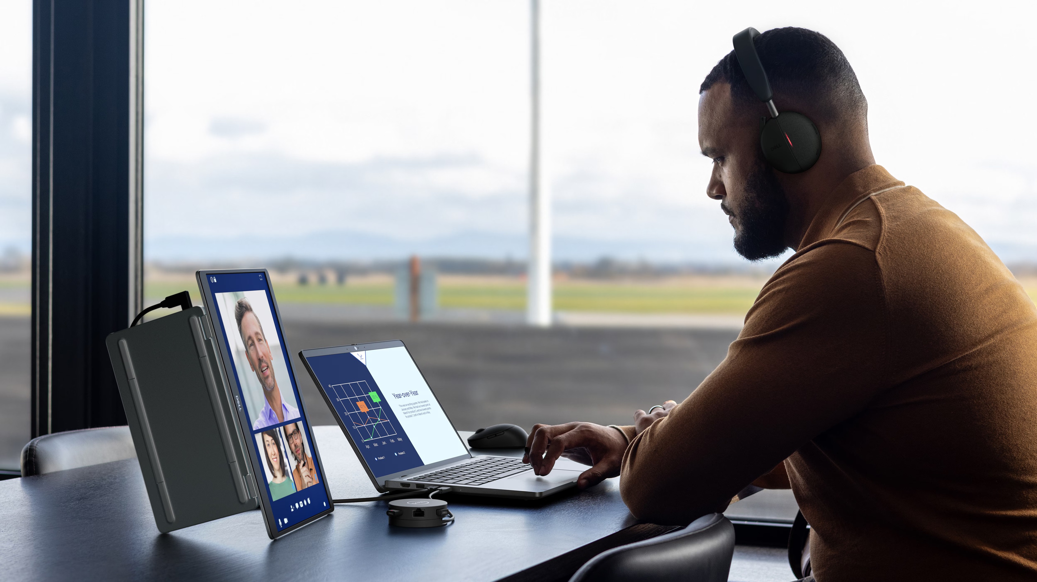 obrázek on-lne mítink s monitorem Dell Pro 14 Plus P1425