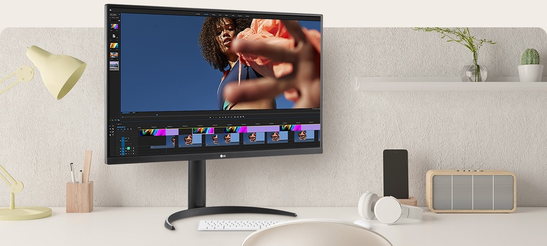 obrázek multimediální monitor LG 32UR550K-B
