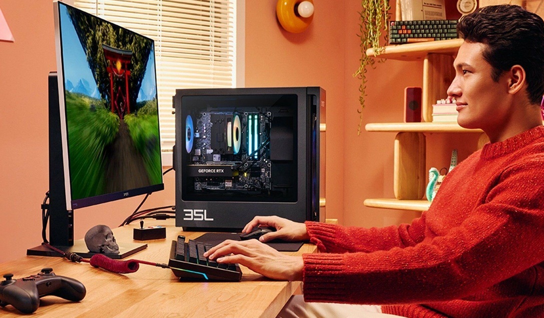 obrázek stolní PC HP OMEN GT16 během hraní