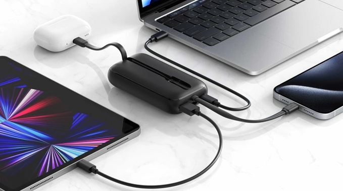 obrázek powerbanka SWISSTEN VOLTBOX 35W 10000mAh nabíjí další zařízení