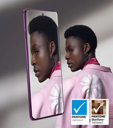 smartphone Motorola EDGE 60 Pro validace Pantone