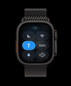 Apple Watch Ultra 3 funkce svítilna