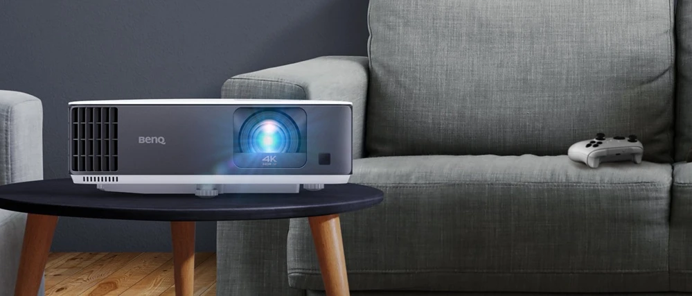 projektor BenQ TK700ST