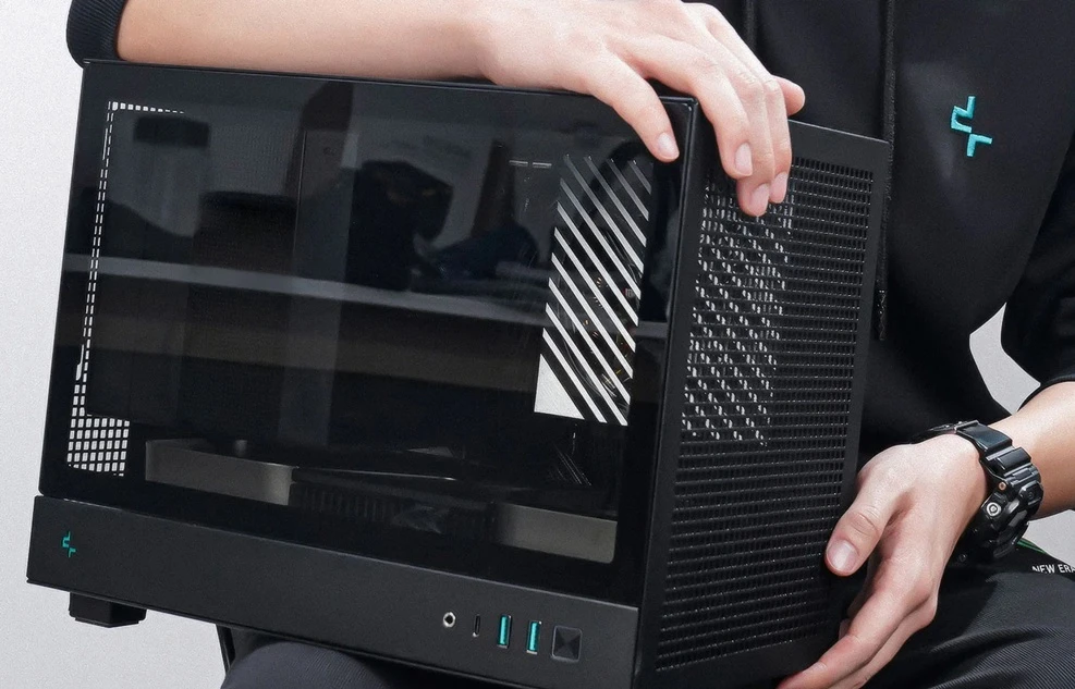 PC skříň DEEPCOOL CH160 Plus