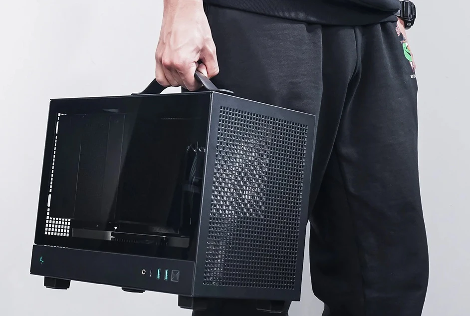 PC skříň DEEPCOOL CH160 Plus přenosná