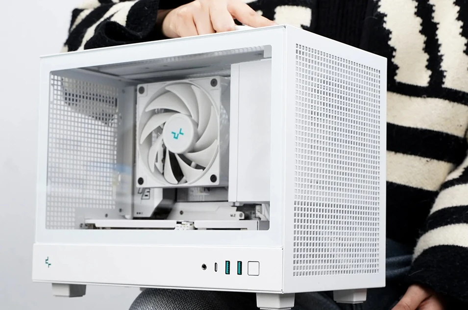 PC skříň DEEPCOOL CH160 Plus přenosná