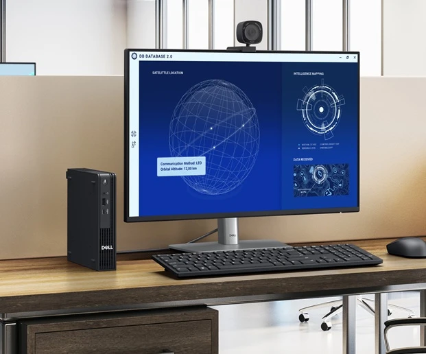 PC Dell Pro Micro QCM1250 na stole