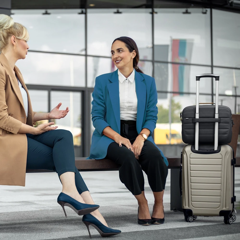 Dell Ecoloop Premium Briefcase CC7625 uchycení na madle kufru