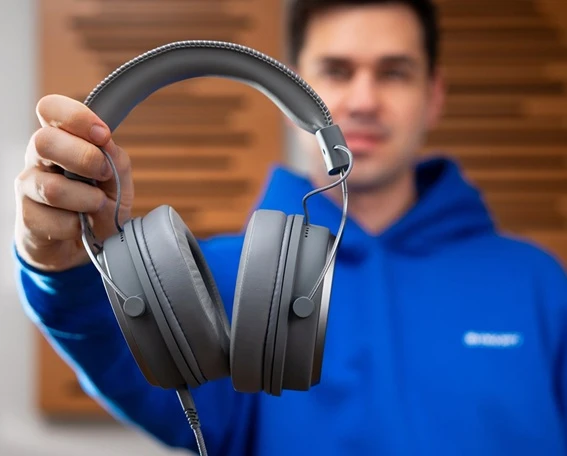 headset Endorfy VIRO Plus USB Alt Grey v ruce