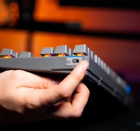 herní klávesnice Endorfy Thock V2 TKL Wireless detail