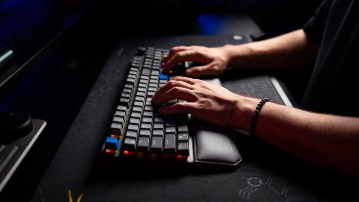 opěrka dlaně Endorfy Thock Palm Rest V2 pod klávesnici