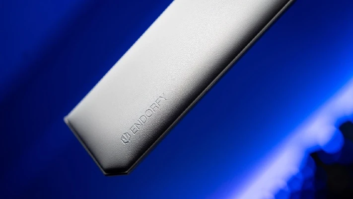 opěrka dlaně Endorfy Thock TKL Palm Rest V2 pod klávesnici detail