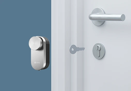 zabezpeceni-vchodovych-dveri