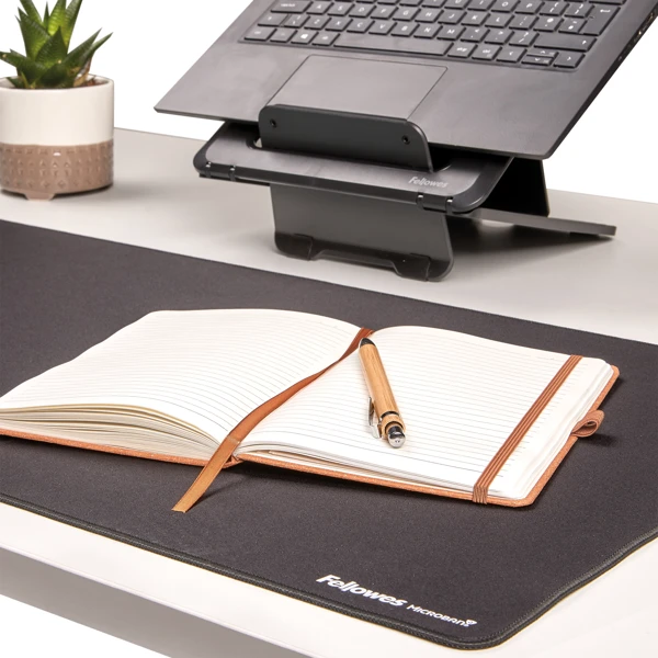 Fellowes BREYTA podložka na stůl černá