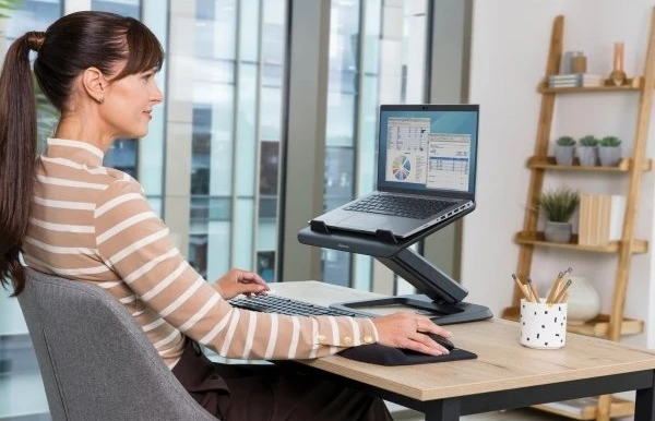 Fellowes HANA LT stojan na notebook lifestyle