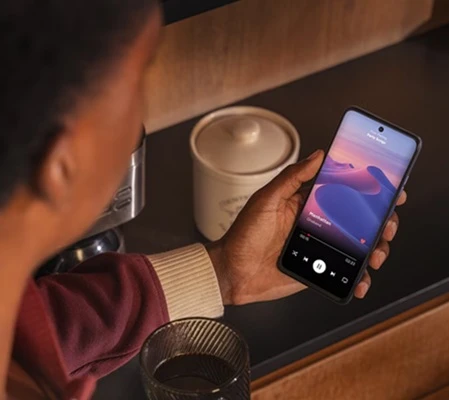 smatphone Motorola Moto G57 Power v ruce