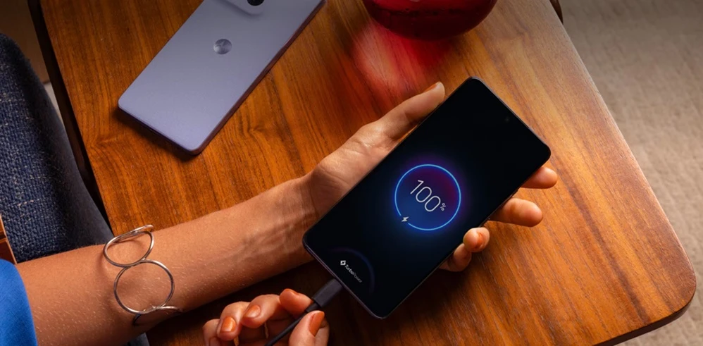 Motorola Moto G86 rychlé napájení
