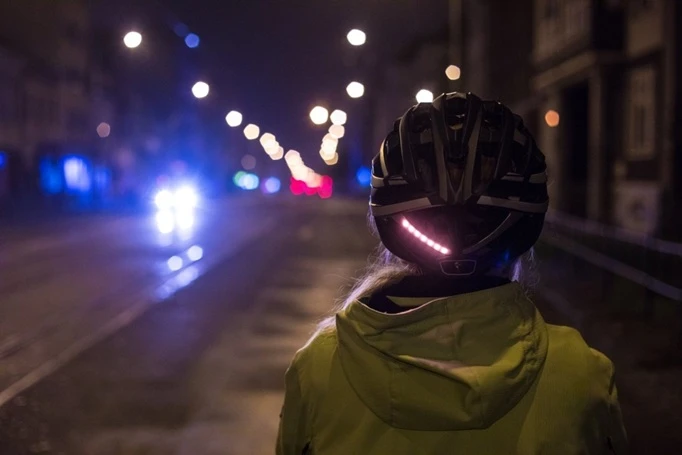 chytrá Bluetooth helma Safe-Tec TYR3 směrovka