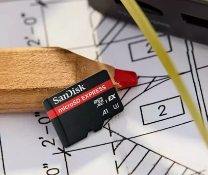 paměťová karta SanDisk Express microSDXC kompaktní