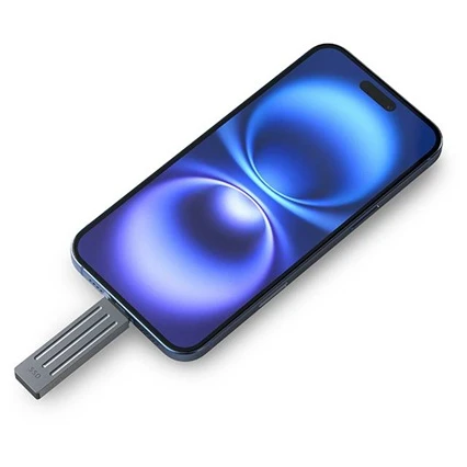 SSD Seagate Ultra Compact připojený ke smartphonu
