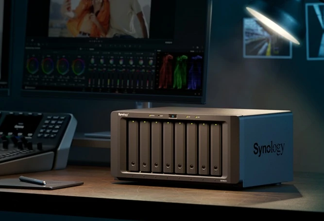 síťové úložiště NAS Synology DiskStation DS1825+