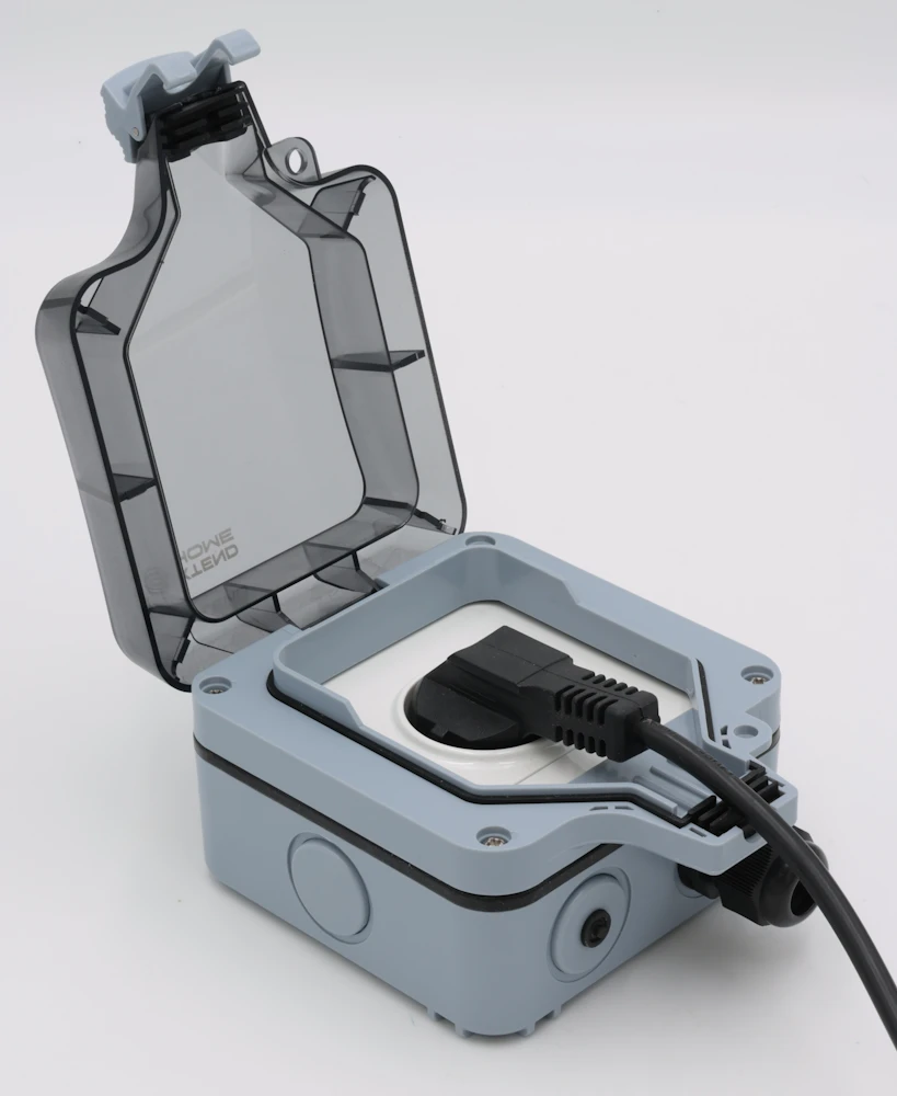 zásuvka model XTH-ZA111