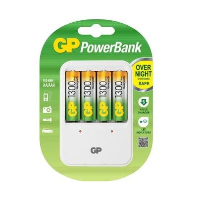 Nabíječka baterií GP PB420 + 4x AA